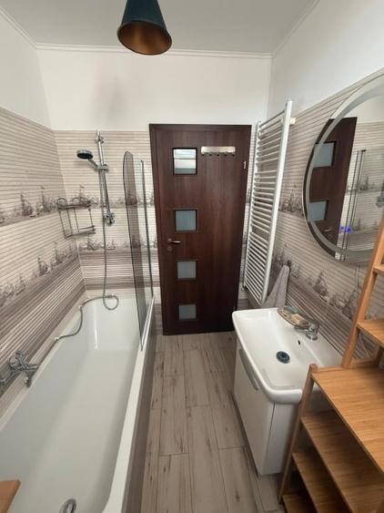 Apartament cu 2 camere decomandat, mobilat în Tractorul