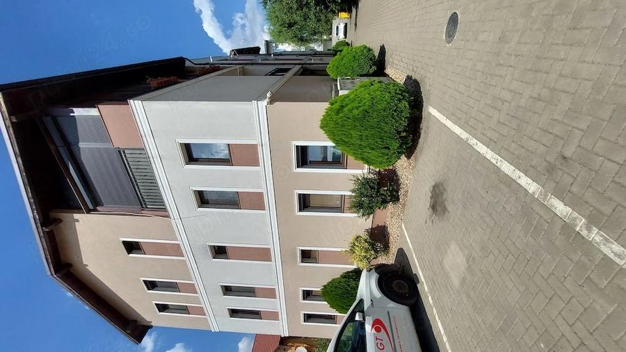 Apartament cu 3 camere decomandat în Giroc