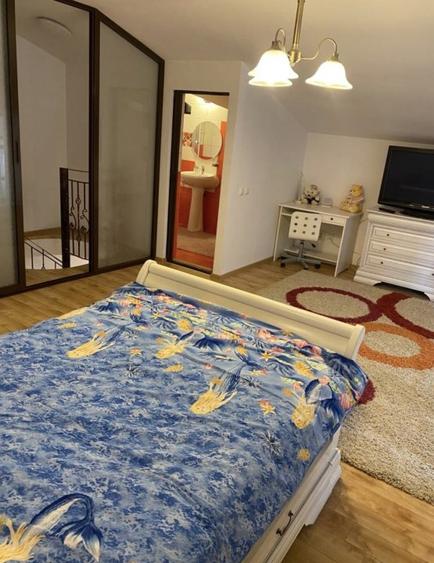 Apartament cu 3 camere decomandat, mobilat în Predeal