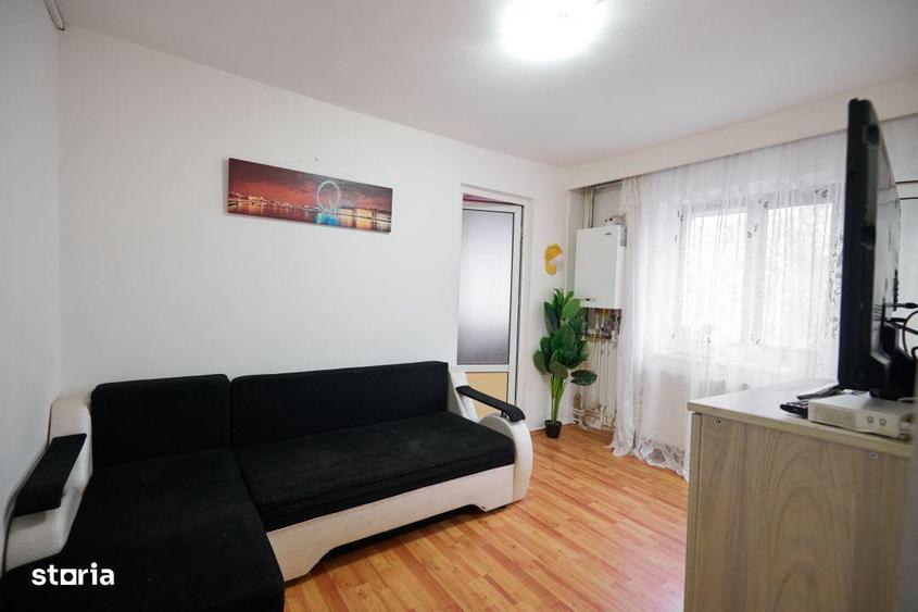 Apartament cu 3 camere semidecomandat în Trivale
