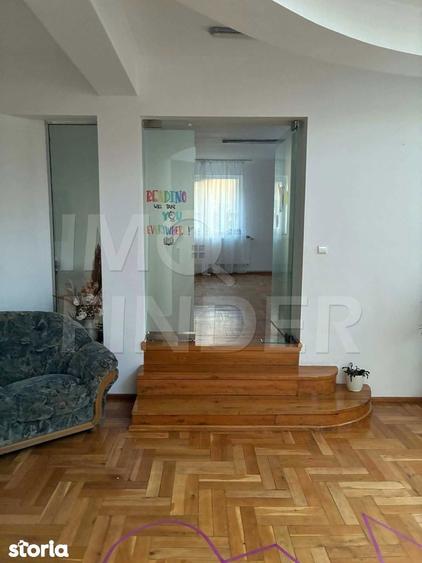Casă cu 9 camere cu Teren 1500 Mp în Andrei Mureșanu