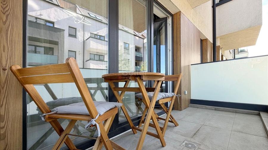 Apartament cu 2 camere decomandat, mobilat în Tractorul