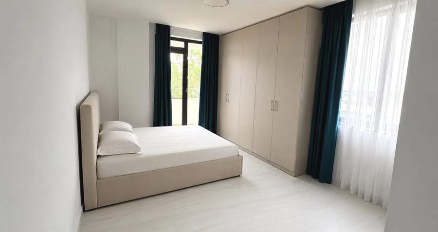 Apartament cu 3 camere semidecomandat, mobilat în Tunari