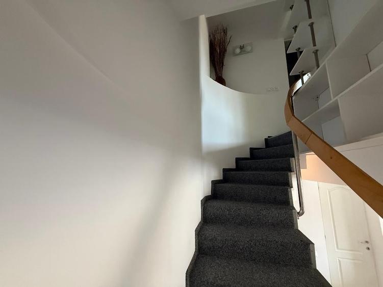 De inchiriat Apartament 3 camere cu scara interioara, zona Centru. - 8