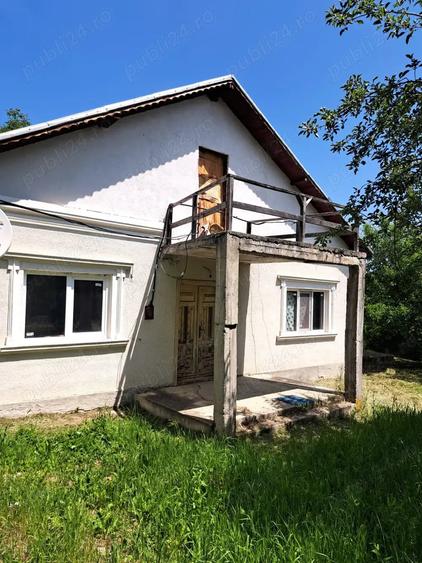 Casă cu Teren 3780 Mp în Hulubești