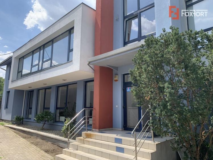 Casă individuală cu 10 camere cu Canalizare în Mehala