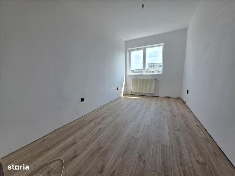Apartament cu 3 camere decomandat în Obor