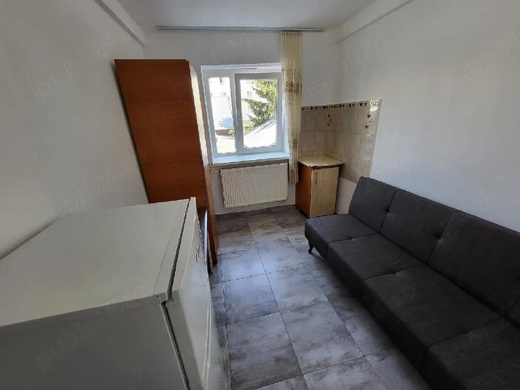 Garsonieră decomandată în Central