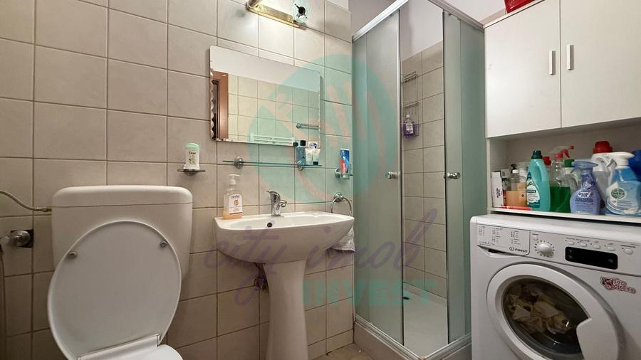 Apartament cu 4 camere decomandat, mobilat în Decebal