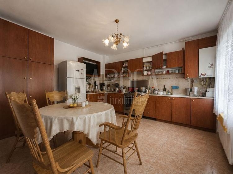Casă individuală cu 5 camere cu Canalizare în Gruia
