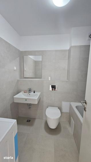 Apartament cu 3 camere decomandat, mobilat în Tractorul