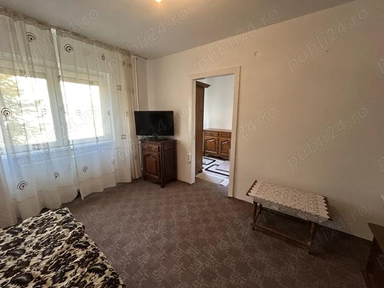 Apartament cu 2 camere semidecomandat în Grădiște
