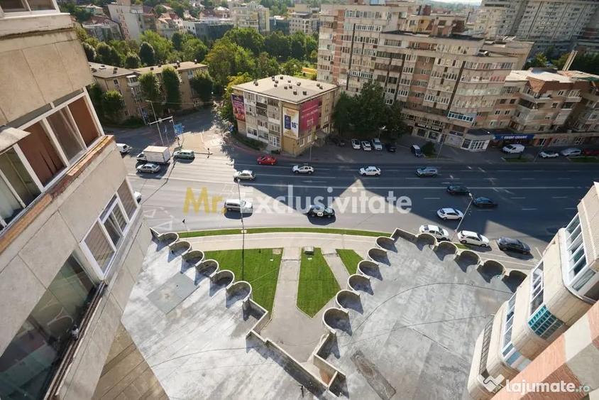 Apartament cu 4 camere decomandat în Central