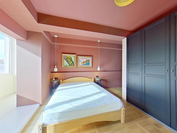 Apartament cu 3 camere semidecomandat în Calea Victoriei