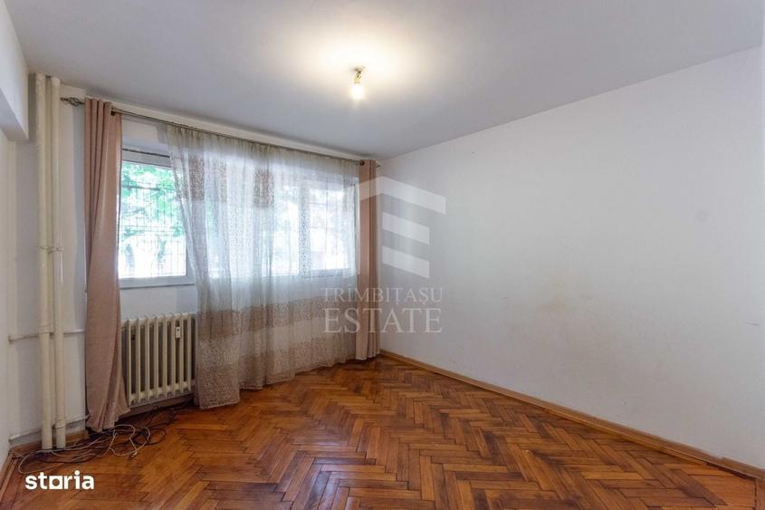 Apartament cu 3 camere semidecomandat în Mihai Bravu