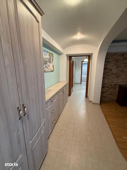Apartament cu 3 camere decomandat în Gara de Nord