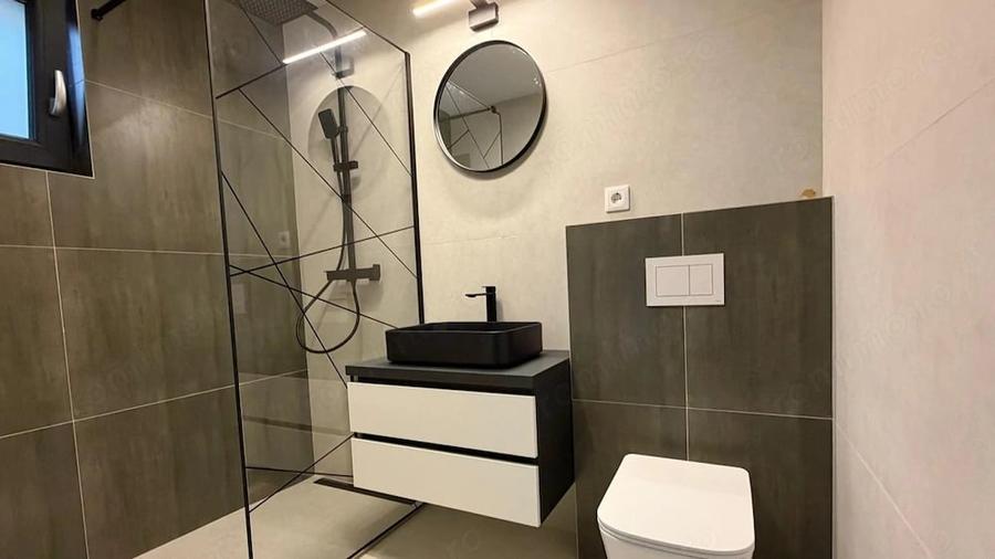 Apartament cu 4 camere decomandat în Central