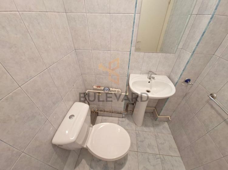 Apartament cu 3 camere semidecomandat, mobilat în Gheorgheni