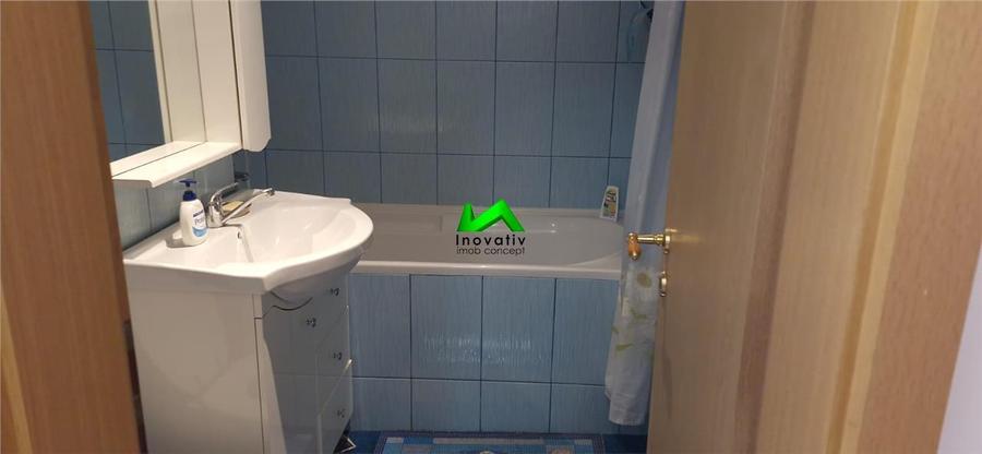 Apartament cu 3 camere decomandat, mobilat în Calea Dumbrăvii