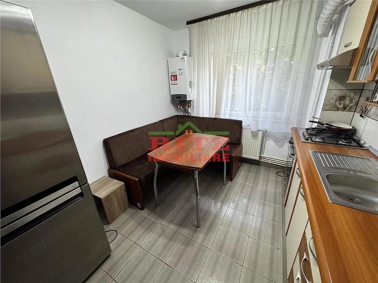 Apartament cu 3 camere semidecomandat în Ultracentral
