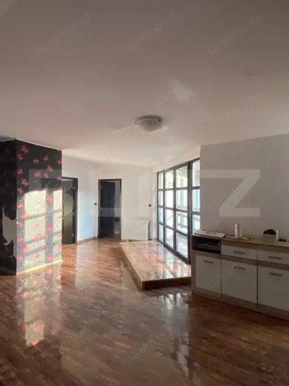 Casă cu 10 camere cu Teren 414 Mp în Cetate