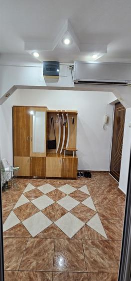 Apartament cu 2 camere decomandat în Micro 20