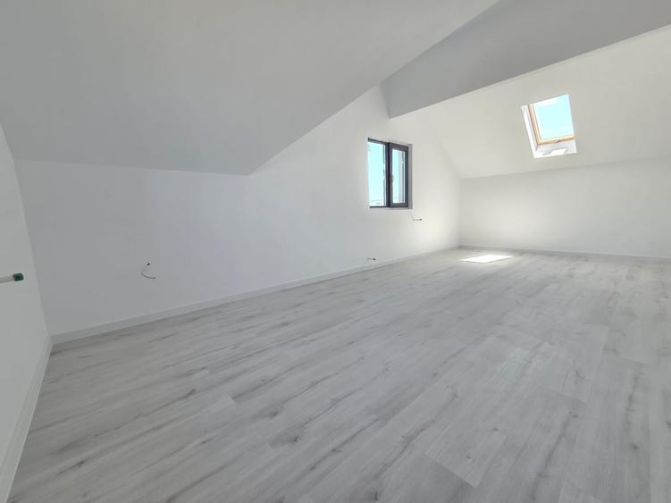 Casă individuală cu 5 camere cu Teren 460 Mp în Țegheș