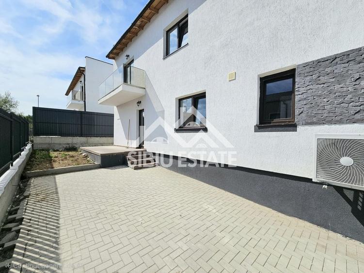 Duplex cu 4 camere cu Canalizare în Arhitecților - Calea Cisnădiei