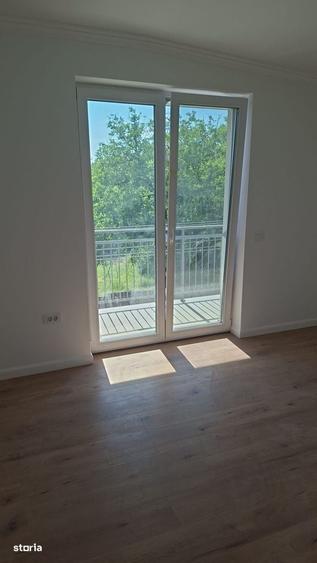 Apartament cu 3 camere decomandat în Ipotești