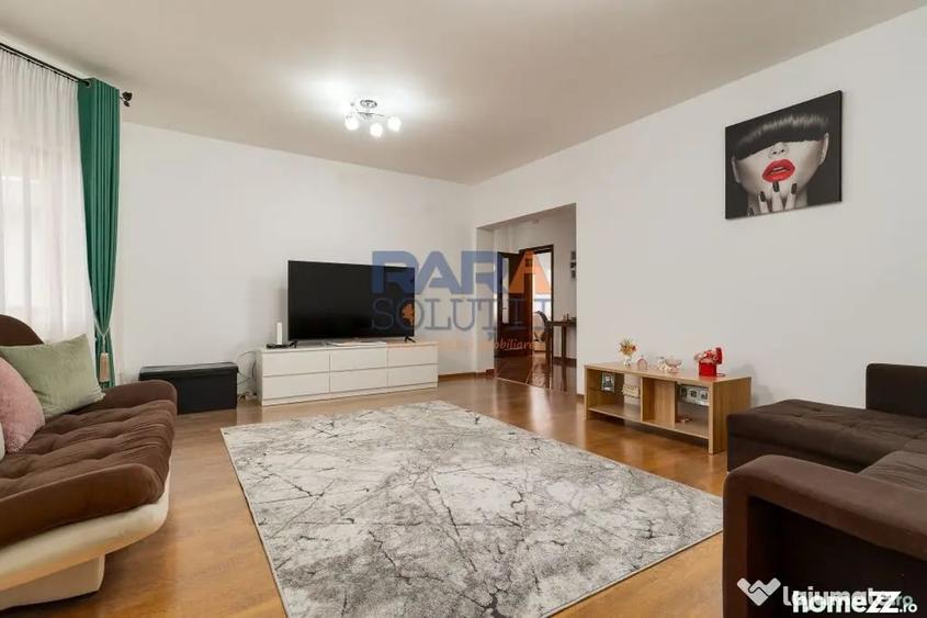Casă cu 4 camere cu Teren 1366 Mp în Central