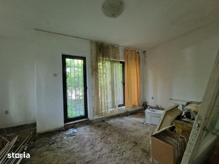 Casă cu 4 camere cu Teren 200 Mp în Sud