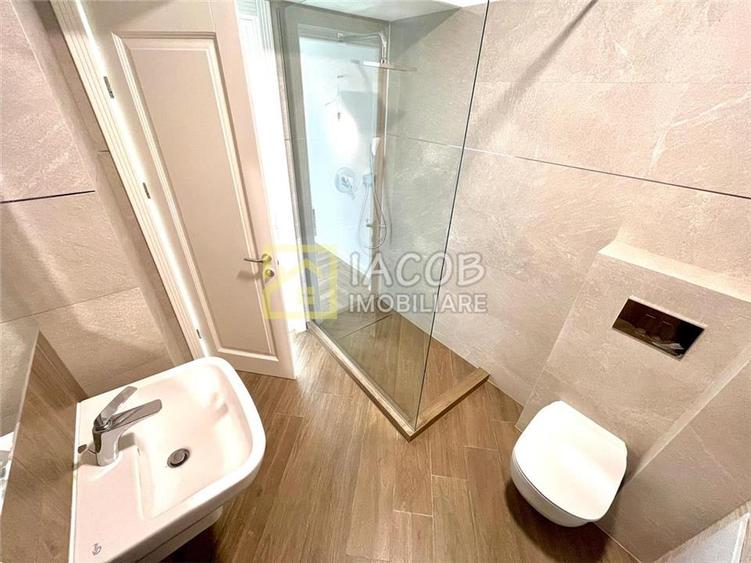 Apartament cu 3 camere decomandat în Ștefan cel Mare