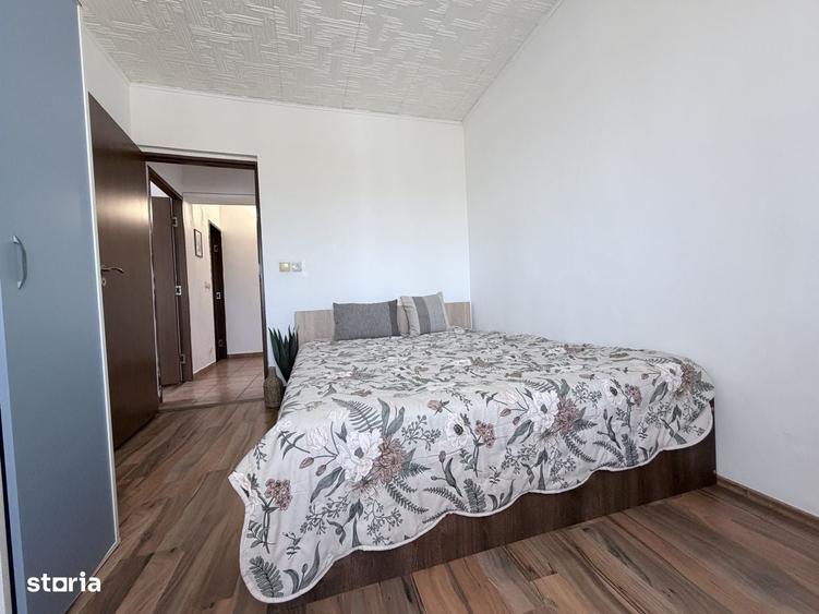 Apartament cu 3 camere decomandat în Banca Națională