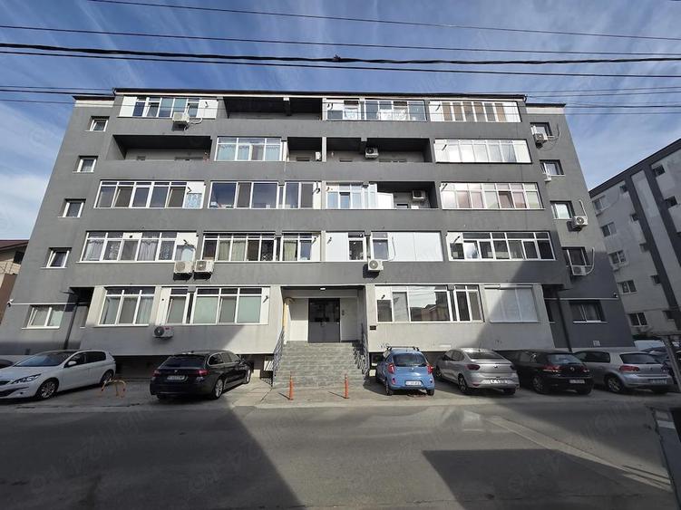 Garsonieră decomandată în Central