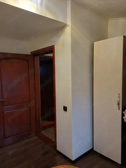Casă cu 3 camere în Central