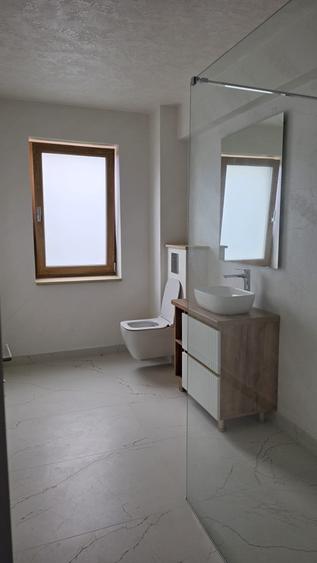 Apartament cu 3 camere decomandat în Sălăjan