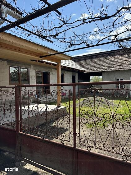 Casă cu 5 camere cu Teren 1430 Mp în Gurghiu