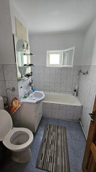 Vand apartament 3 camere in Obcini - 1
