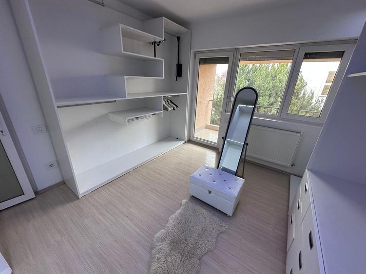 Duplex cu 5 camere cu Teren 277 Mp în Central