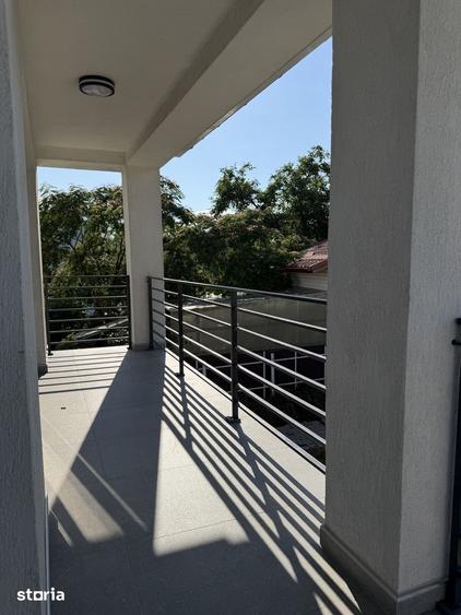 Casă cu 5 camere cu Teren 642 Mp în Pictor Rosenthal