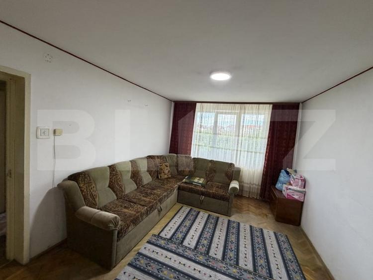 Apartament cu 2 camere semidecomandat, mobilat în 1 Mai