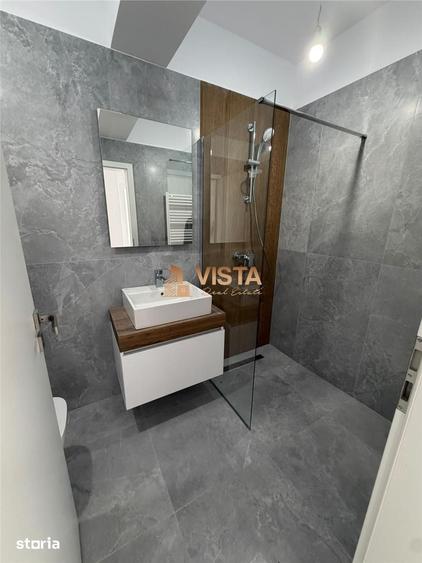 Apartament cu 3 camere în Tractorul