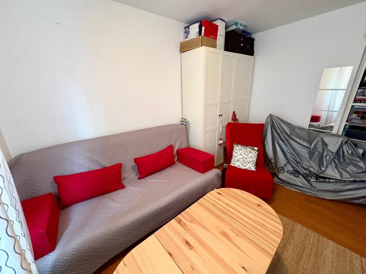 Apartament cu 3 camere semidecomandat în Drumul Taberei