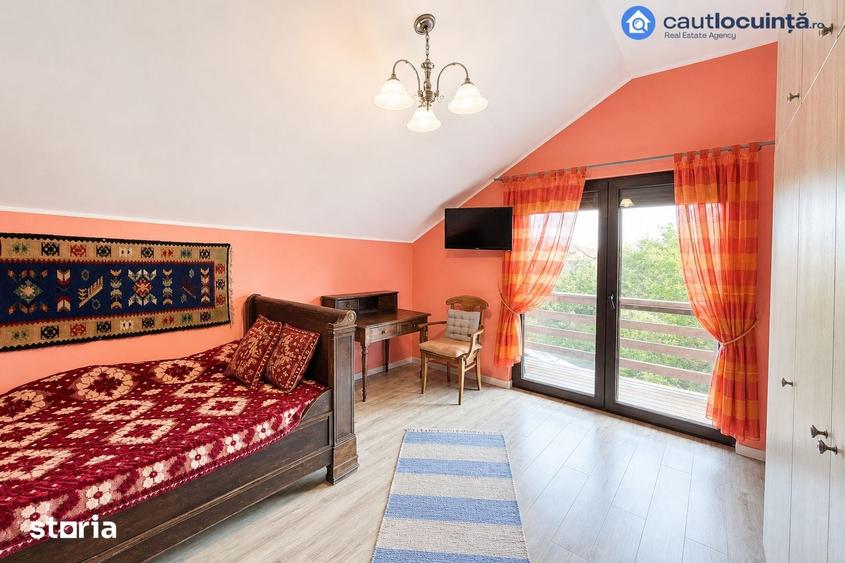 Casă cu 7 camere cu Teren 811 Mp în Corbeanca