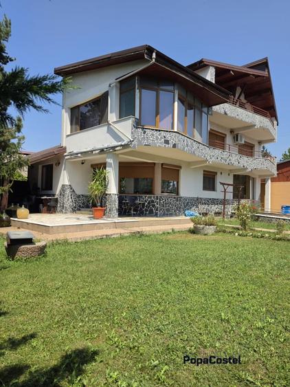 Casă individuală cu 8 camere cu Canalizare în Mogoșoaia