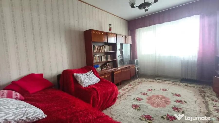 Apartament cu 2 camere decomandat în Zamfirescu