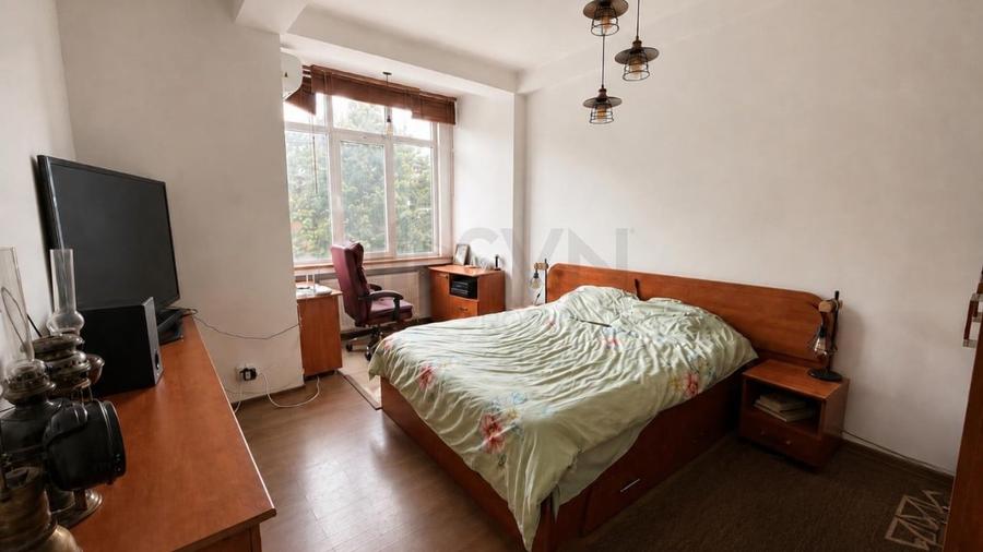 Apartament cu 3 camere decomandat, mobilat în Armeneasca