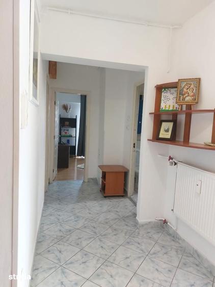 Apartament cu 2 camere decomandat în Văcăresti