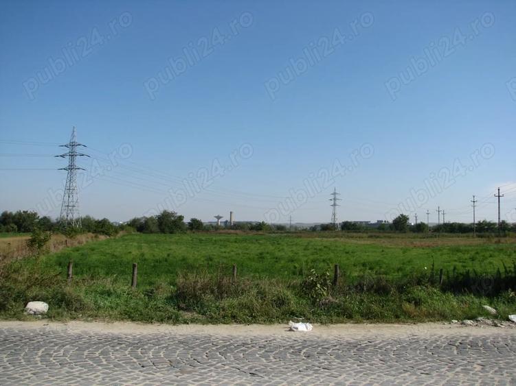 Teren de 13000 mp, în Central