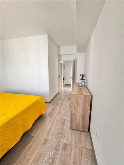 Apartament cu 2 camere decomandat în Tractorul